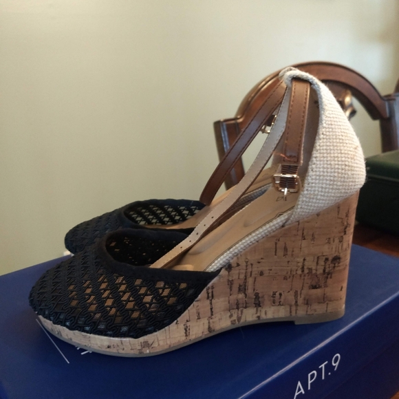 Sandals - Picture 2 of 3